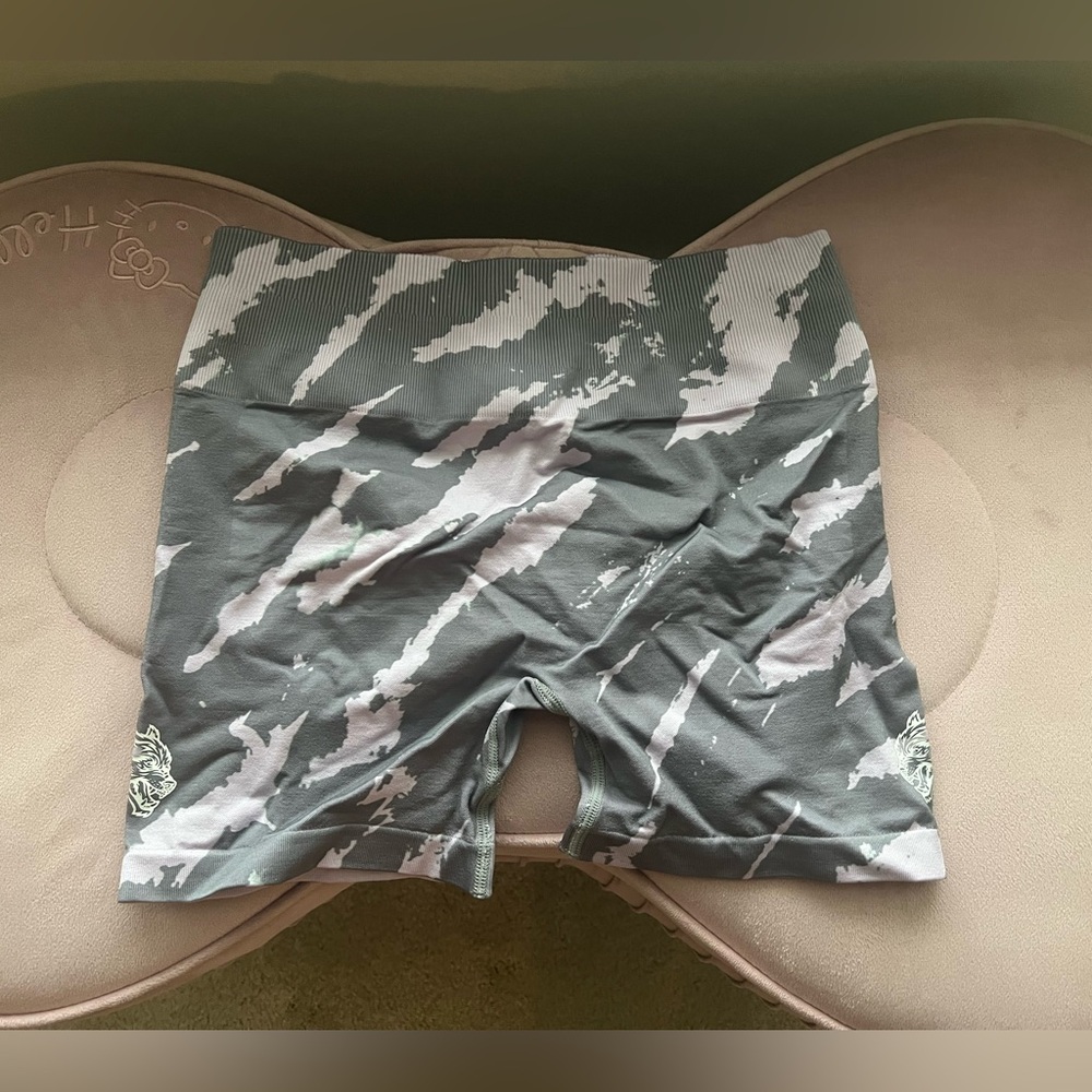 Darc sport wolves women’s shorts